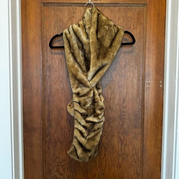 EUC Faux Fur Pull Thru Stole Scarf Brown Tan Old‎ Money Mobb Wife - Picture 1 of 6